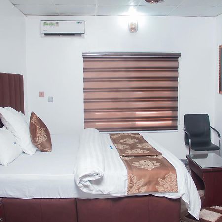 Kay Luxury Suites Uyo Zewnętrze zdjęcie