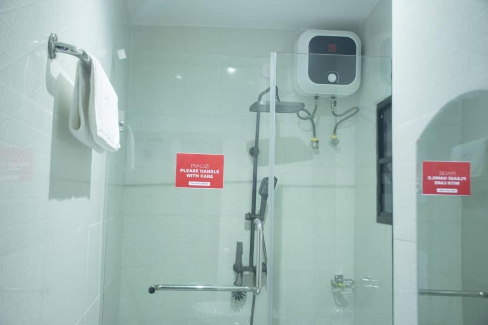 Kay Luxury Suites Uyo Zewnętrze zdjęcie